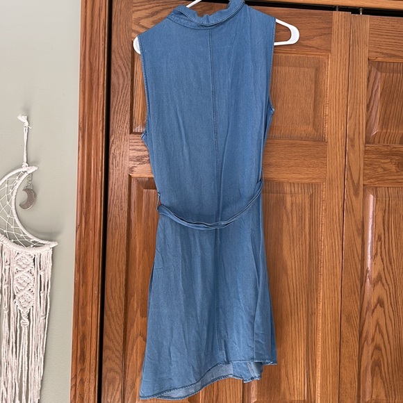 Chambray sleeveless dress - Picture 3 of 3
